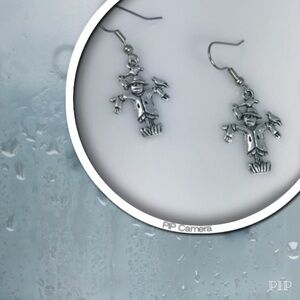 Pewter Scarecrow Earrings
